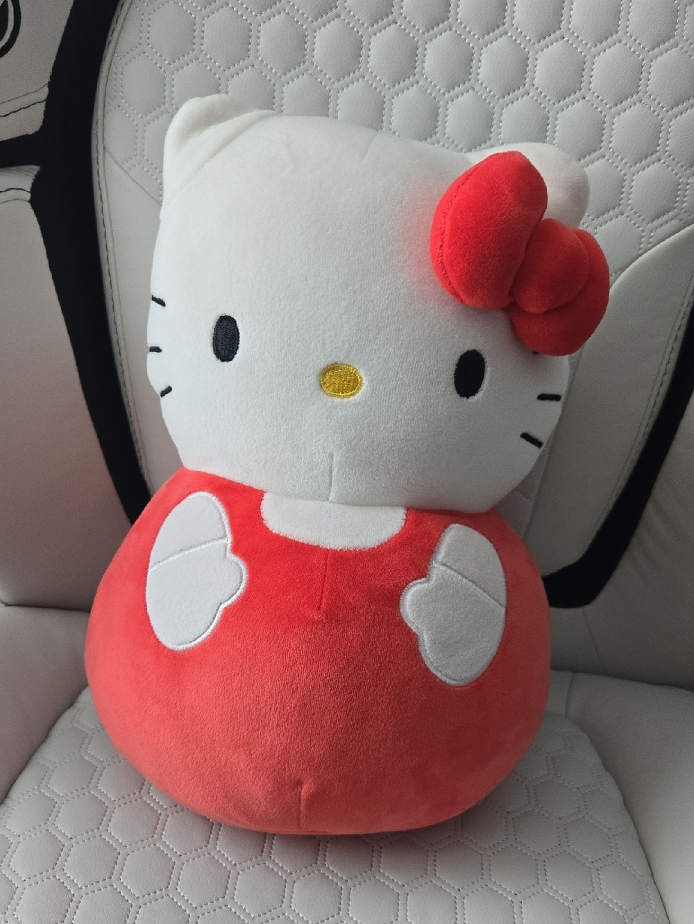 Sanrio Hello Kitty Plush - White and Red Bow
